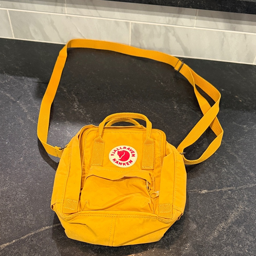 Kånken Mini Yellow Bag
